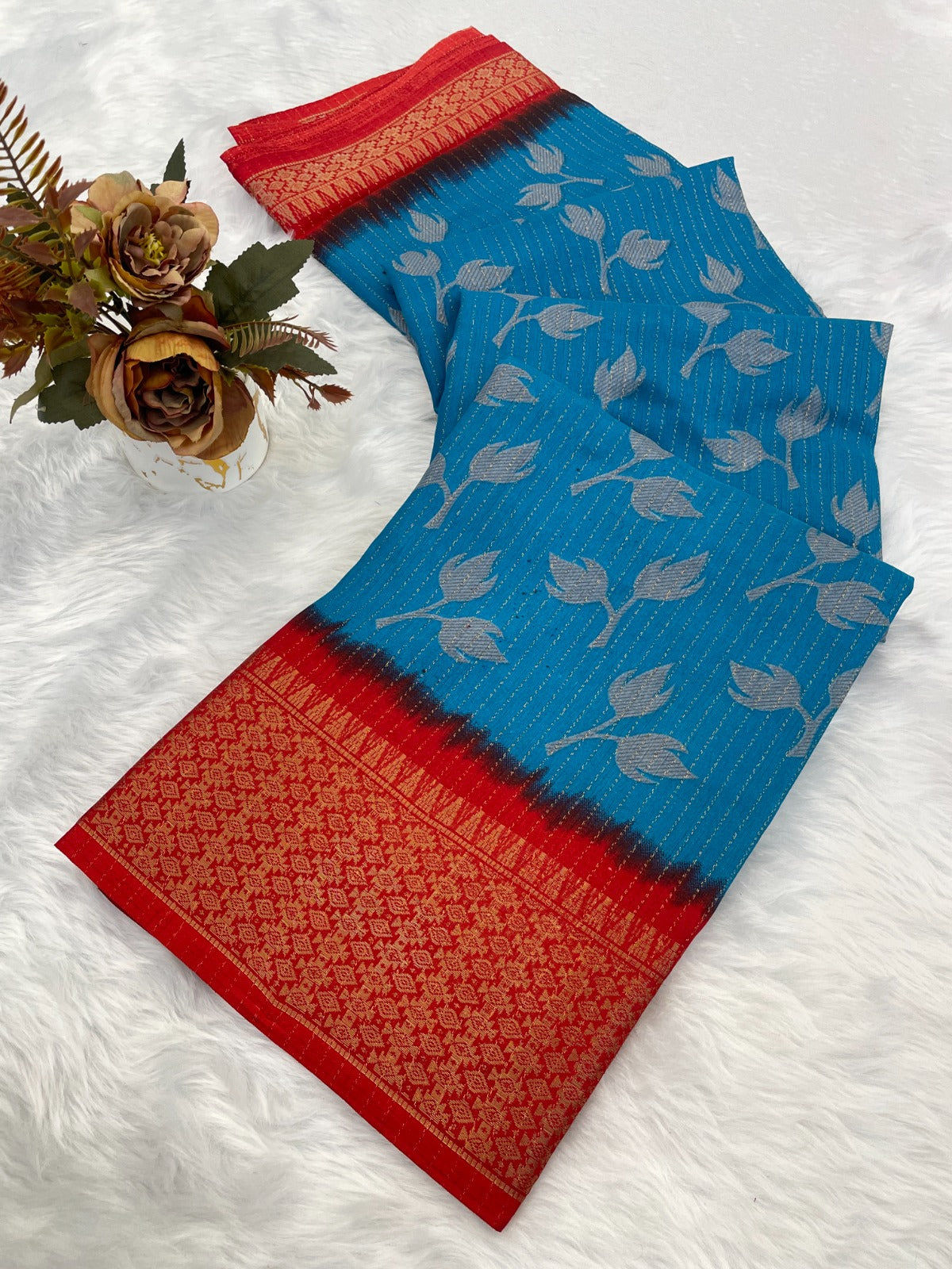 Soft dola saree With Beautiful flower Design…