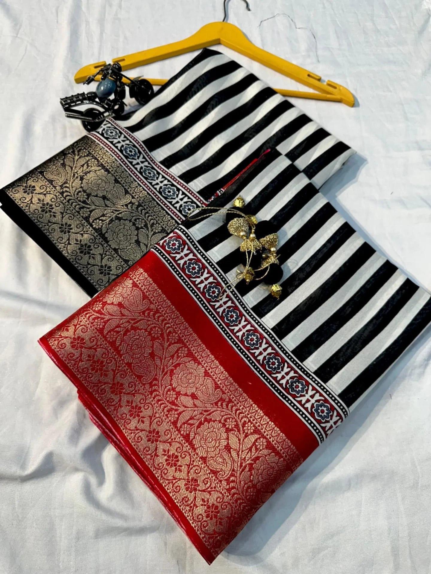 Dola Silk Saree With Jacquard Gap Bodar desgin print