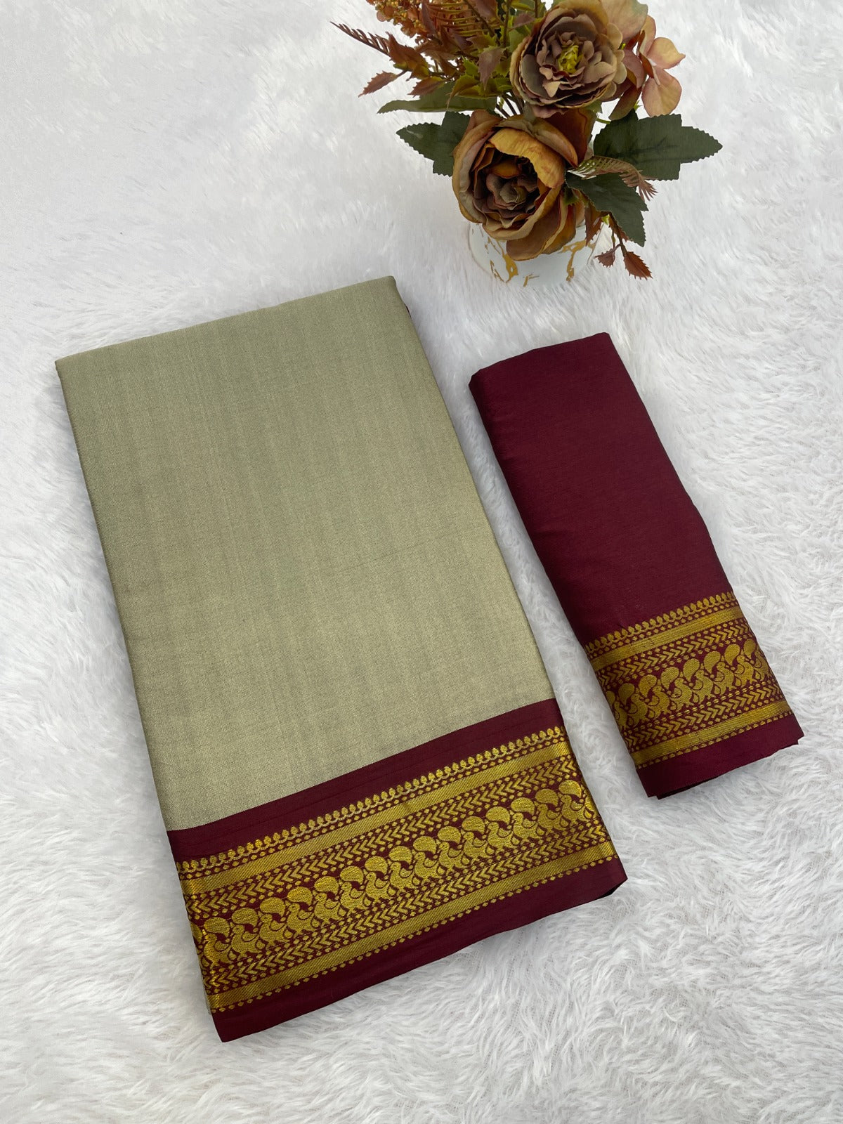 Beautiful animal print zari weaving border