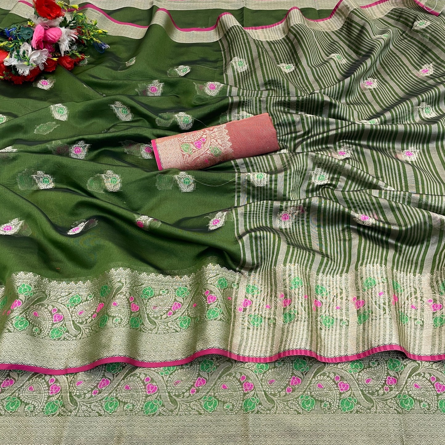 Banarasi Silk Saree for Women with Trendy Wedding Style in Cotton, Fancy, Art Silk, and Soft Silk Blend Maroon Saree