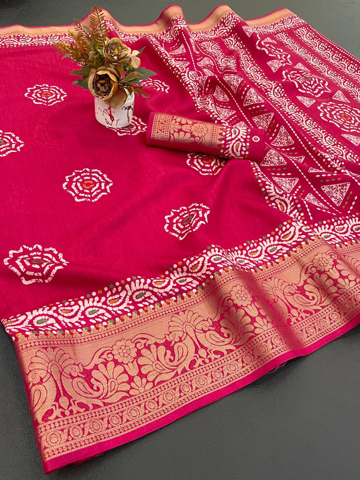 Dola Jaquard Woven Printed Saree With Blouse