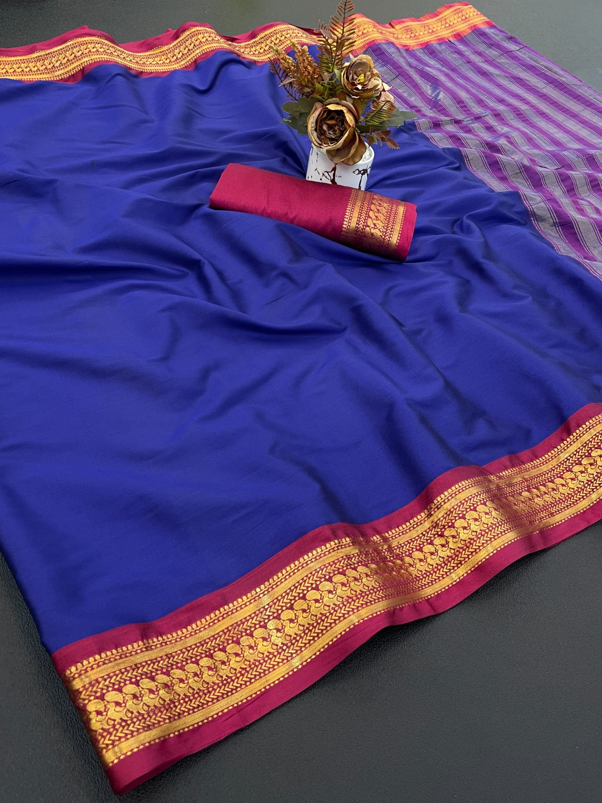 Beautiful animal print zari weaving border