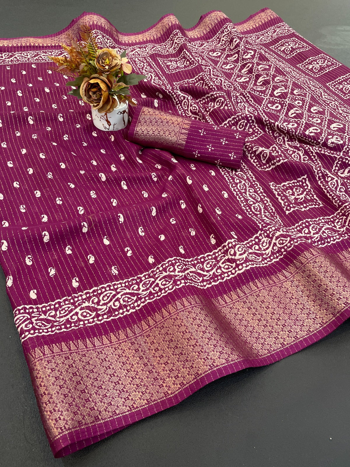 Dola Silk Jaquard Border Printed Saree With Blouse